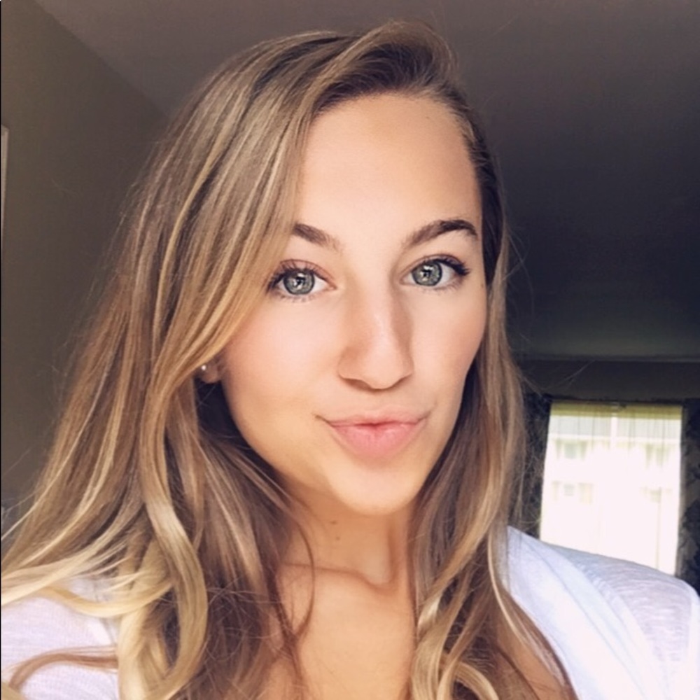 Meet your Posher, Alysss